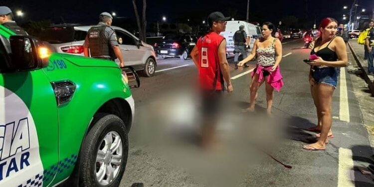 Motorista mata atropelado venezuelano que ia ao supermercado e tenta fugir após crime