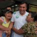 Wilson Lima e Marcos Rotta garantem reforma da Feira do Manoa, em caminhada na Zona Norte