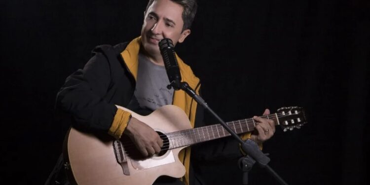 Tom Cleber faz show gratuito em Manaus para apoiar ação solidária