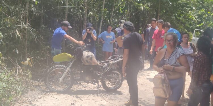 Adolescente morre eletrocutada após passar por fio de alta tensão em Manaus