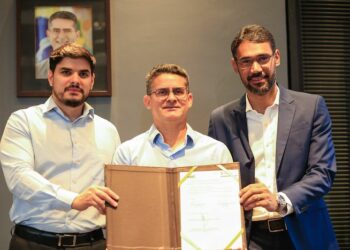 Em tempo recorde, prefeitura sanciona lei e firma parcerias para Manaus receber a internet 5G