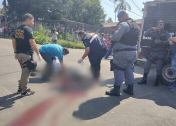 Homem é assassinado após deixar esposa no trabalho em Manaus