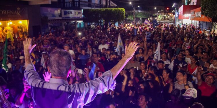 Arthur Neto é aclamado em Tefé como grande defensor do Amazonas
