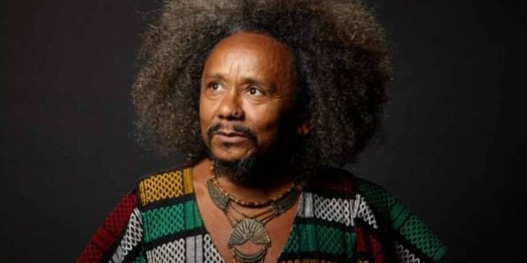 Chico César lança o single ‘Bolsominions’: “saíram do inferninho”