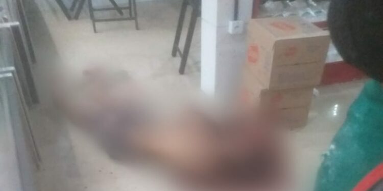 Em Manaus, homem vai comprar pão com a filha de 4 anos e acaba executado com vários tiros