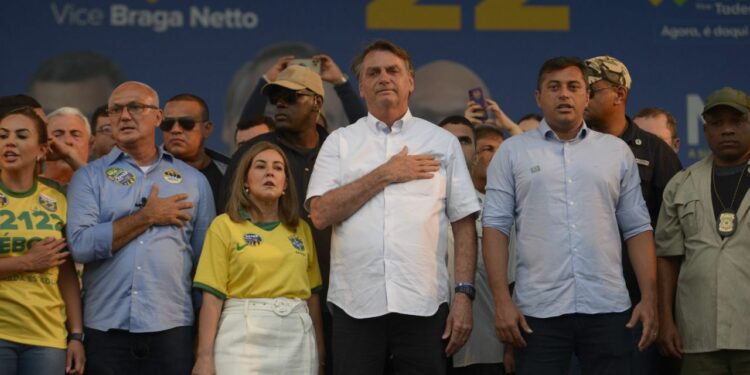 Bolsonaro chega a Manaus e reforça apoio a Wilson Lima; veja o vídeo