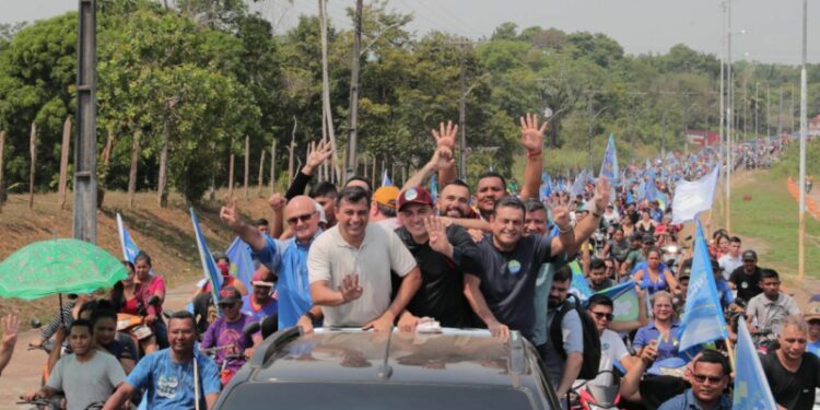 Wilson Lima reúne multidão em Borba e destaca entregas que mudam a vida da população