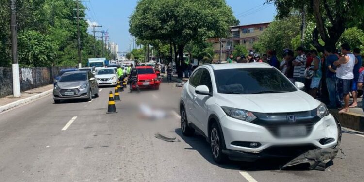 Grave acidente é registrado na Ponta Negra após motociclista usar o canteiro central