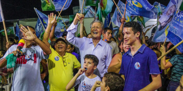 ‘É Arthur!’, população de Manaus declara apoio à candidatura de Arthur Neto ao Senado
