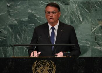 Bolsonaro diz na ONU que economia no Brasil é exemplo para o mundo: ‘a pobreza começou a cair’