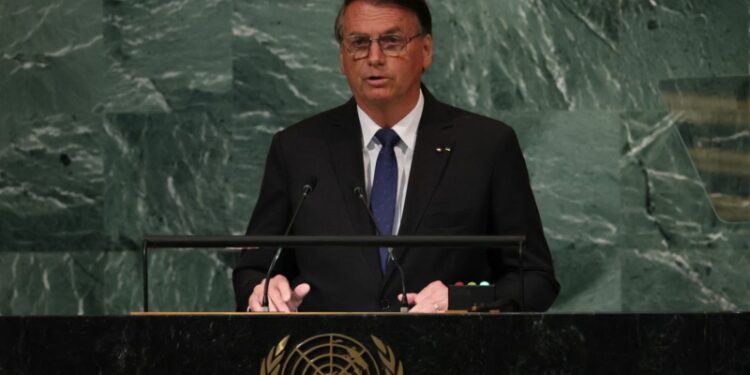 Bolsonaro diz na ONU que economia no Brasil é exemplo para o mundo: ‘a pobreza começou a cair’