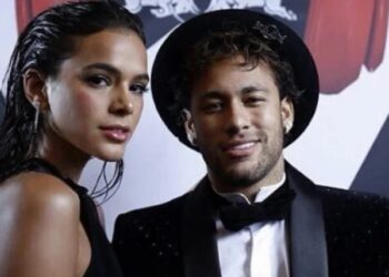 Bruna Marquezine relembra namoro com Neymar e lamenta: ‘saí mais forte e muito machucada’
