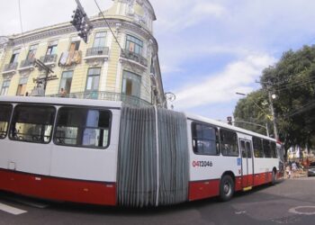 Prefeitura de Manaus garante ônibus de graça, ruas limpas e fiscalização no domingo de votação