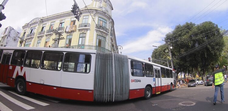 Prefeitura de Manaus garante ônibus de graça, ruas limpas e fiscalização no domingo de votação