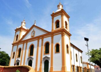 Igreja da Matriz é interditada por risco de desabamento