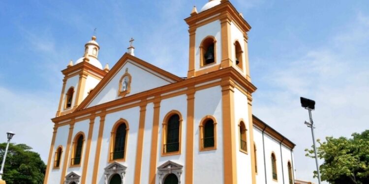 Igreja da Matriz é interditada por risco de desabamento