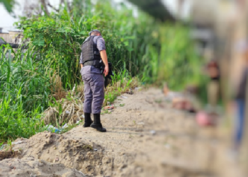 Moradores escutam papoco de tiros e encontram homem assassinado no ‘Jorge Texas’