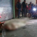 Homem é executado com tiros na cabeça por dupla e mãe passa mal ao ver o corpo