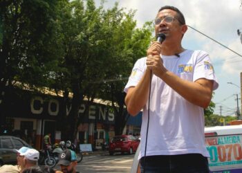 Telessaúde e parcerias privadas são propostas de Daniel Almeida para diminuir fila do SUS