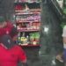 Vídeo: flamenguista chama comparsa e assalta mercadinho na zona Norte