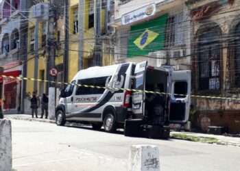 Granada caseira é encontrada em prédio no Centro de Manaus