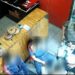 Covardia: Ladrão rouba estudantes que estão merendando em lanchonete; vídeo