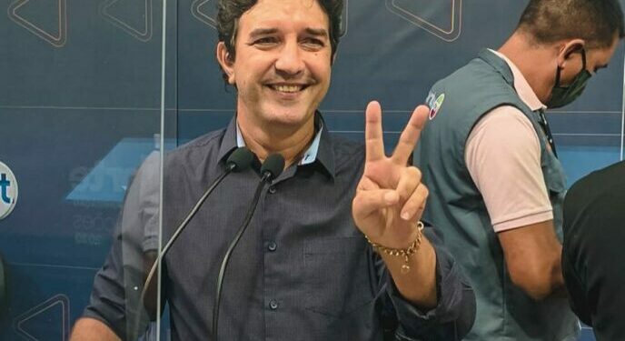 Prefeito de Itacoatiara pode ser multado e tem 60 dias para regularizar Portal da Transparência