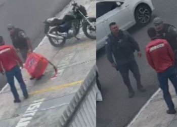 Policiais que agrediram e rasgaram CNH de entregador tentaram suborná-lo: ‘R$ 300 então?’; ouça
