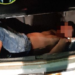 Vigilante que estava preso e amarrado no porta-malas após sofrer roubo é resgatado pela PM