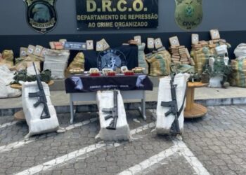 DRCO apreende uma tonelada de maconha e três fuzis no Solimões