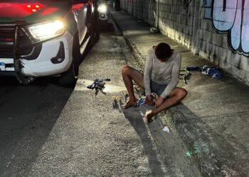 Jovem é resgatado espancado e com cordas após sobreviver ao Tribunal do Crime em Manaus