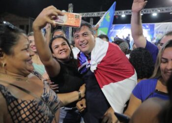 Em Manicoré, Wilson reúne 7 mil pessoas e anuncia internet para comunidades da zona rural do AM