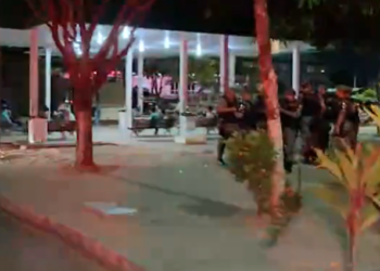 Durante guerra do tráfico no Educandos, homem troca tiros com a Rocam e acaba morto