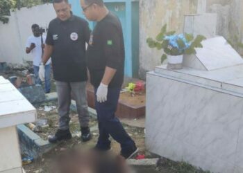 Bizarro: Homem é executado dentro de cemitério em Manaus com cinco tiros na cabeça