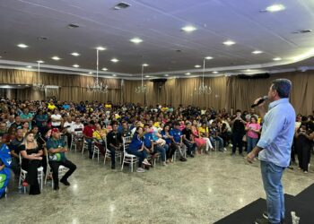 Mais da metade dos vereadores de Manaus declara apoio à chapa Wilson e Tadeu de Souza