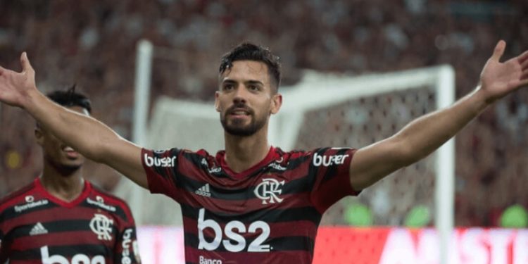 Campeão da Libertadores pelo Fla, Pablo Mari é esfaqueado em atentado no Carrefour