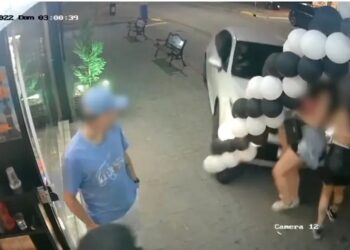 Mulher é atropelada em calçada voltando do role e acaba tendo a perna amputada; veja o vídeo