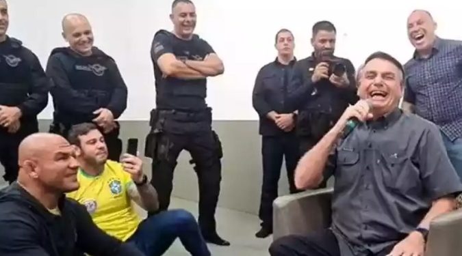 José Aldo e outras estrelas do MMA fazem reunião com Bolsonaro