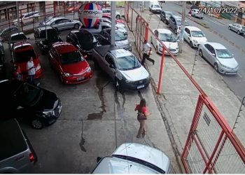 Falso cliente aproveita test-drive e foge com carro de concessionária; veja o vídeo