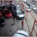 Falso cliente aproveita test-drive e foge com carro de concessionária; veja o vídeo
