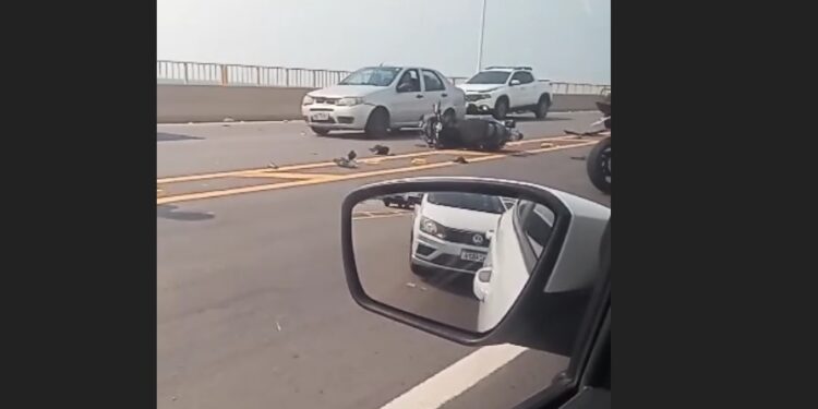 Idoso perde controle da moto e morre em acidente sobre a Ponte Rio Negro