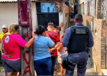 Encurralados: Dupla é executada a tiros em beco no bairro Dom Pedro, em Manaus
