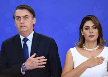 Após mais de 12h em silêncio e derrota, Bolsonaro troca ‘unfollow’ com a esposa Michelle
