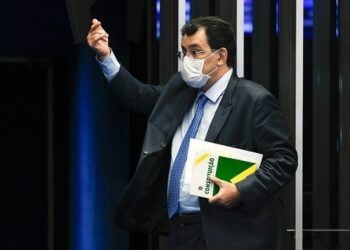 Justiça nega pedido de Eduardo Braga para impedir divulgação de pesquisas eleitorais no Amazonas