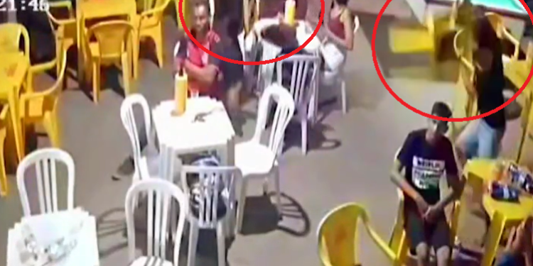 Fugiu da morte: Homem joga cadeira em pistoleiro e escapa de ser executado; vídeo