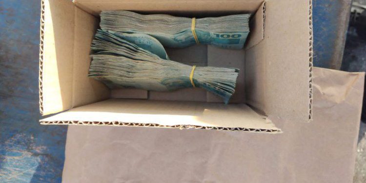 Empresário, advogado e servidor público são pegos pela PF no AM com dinheiro suspeito para compra de votos
