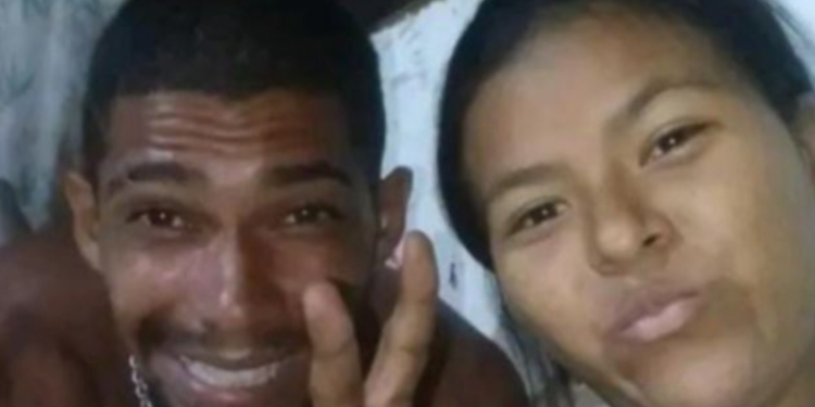 Antes de matar a esposa a facadas na frente dos filhos, homem saiu com a família para lanchar