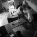 Enciumado, homem tenta matar melhor amigo da namorada; veja o vídeo