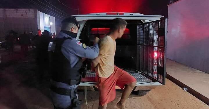 Homem é preso por esfaquear mulher e menino dentro de igreja no Amazonas