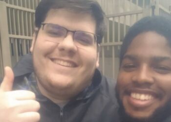 Casimiro faz Pix de R$ 1 mil para entregador vascaíno: ‘Você merece’